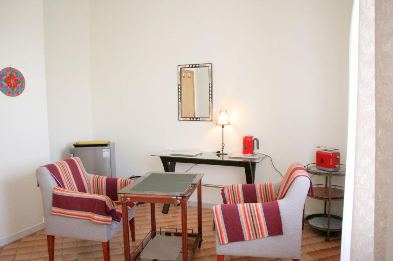Angela Guest House Lagos Exterior photo