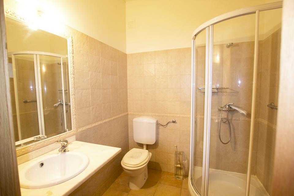 Angela Guest House Lagos Exterior photo
